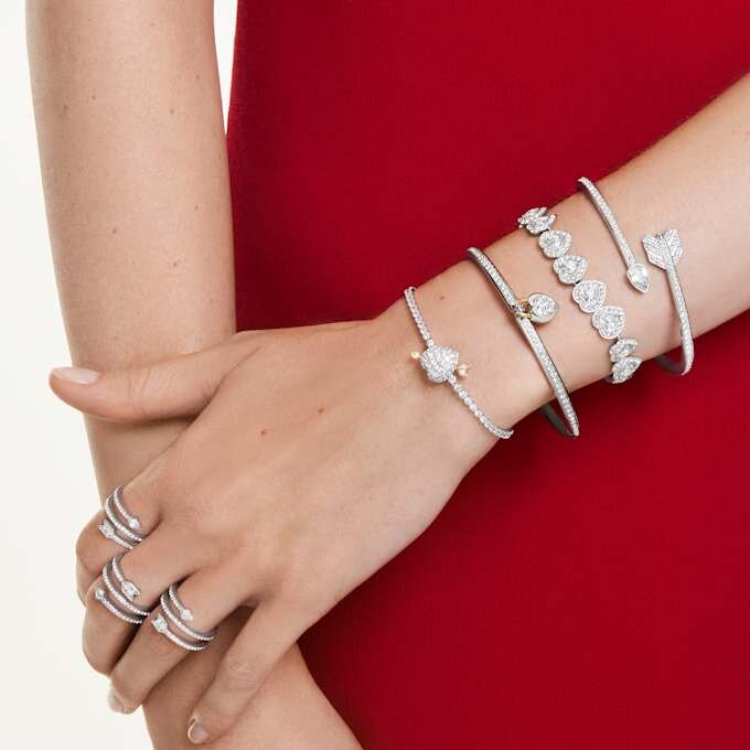 Ariana Grande X Swarovski Armband mit gemischten Schliffen, Herz, Weiß, rhodiniert Ariana Grande X Swarovski Armband mit gemischten Schliffen, Herz, Weiß, rhodiniert