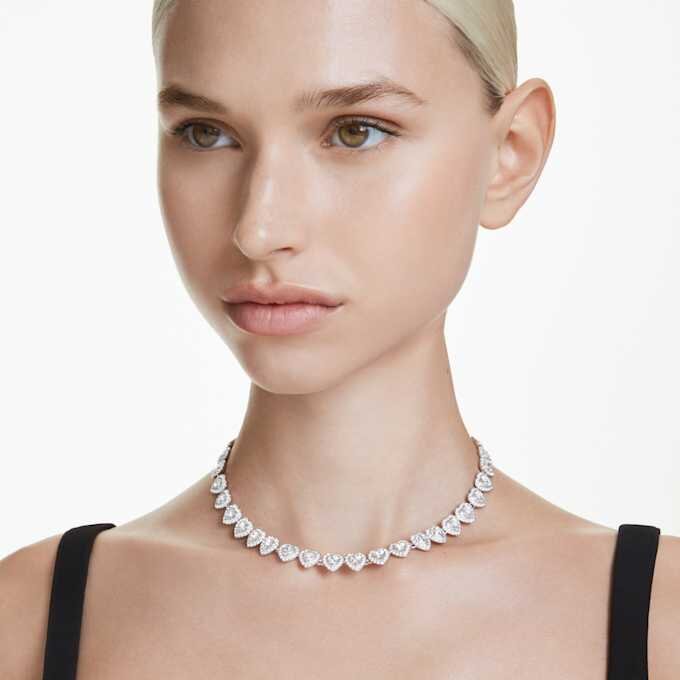 Ariana Grande X Swarovski Halskette mit gemischten Schliffen, Herz, Weiß, rhodiniert Ariana Grande X Swarovski Halskette mit gemischten Schliffen, Herz, Weiß, rhodiniert
