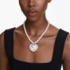 Ariana Grande X Swarovski Halskette mit Kristallperle, Herzschliff, Herz, Weiß, rhodiniert Ariana Grande X Swarovski Halskette mit Kristallperle, Herzschliff, Herz, Weiß, rhodiniert
