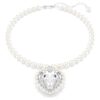 Ariana Grande X Swarovski Halskette mit Kristallperle, Herzschliff, Herz, Weiß, rhodiniert Ariana Grande X Swarovski Halskette mit Kristallperle, Herzschliff, Herz, Weiß, rhodiniert