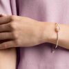 Ein Armband, runder Schliff, ovale Form, weiß, roségoldfarben plattiert Ein Armband, runder Schliff, ovale Form, weiß, roségoldfarben plattiert