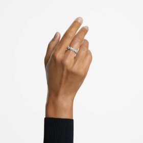 Eine Angelic Ring, Rundschliff, Weiß, rhodiniert
