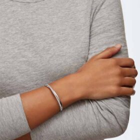 Hyperbola Armreif mit rundem Schliff, weiß, rhodiniert