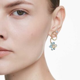 Idyllia-Ohrringe im asymmetrischen Design, gemischte Schliffe, Blumenmotiv, mehrfarbig, goldfarben plattiert