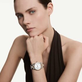 Matrix Date Uhr, Swiss Made, Metallarmband, roségoldfarben, Mischmetall-Finish Matrix Date Uhr, Swiss Made, Metallarmband, roségoldfarben, Mischmetall-Finish