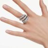 Ring „Swan“ aus der Vienna-Kollektion, weiß, rutheniumbeschichtet Ring „Swan“ aus der Vienna-Kollektion, weiß, rutheniumbeschichtet