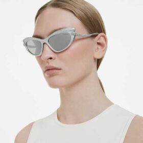 Sonnenbrille in Cat-Eye-Form, silberfarben